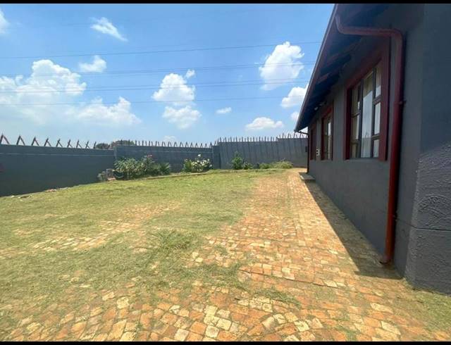 3 BEDROOM HOUSE FOR SALE IN JABULANI